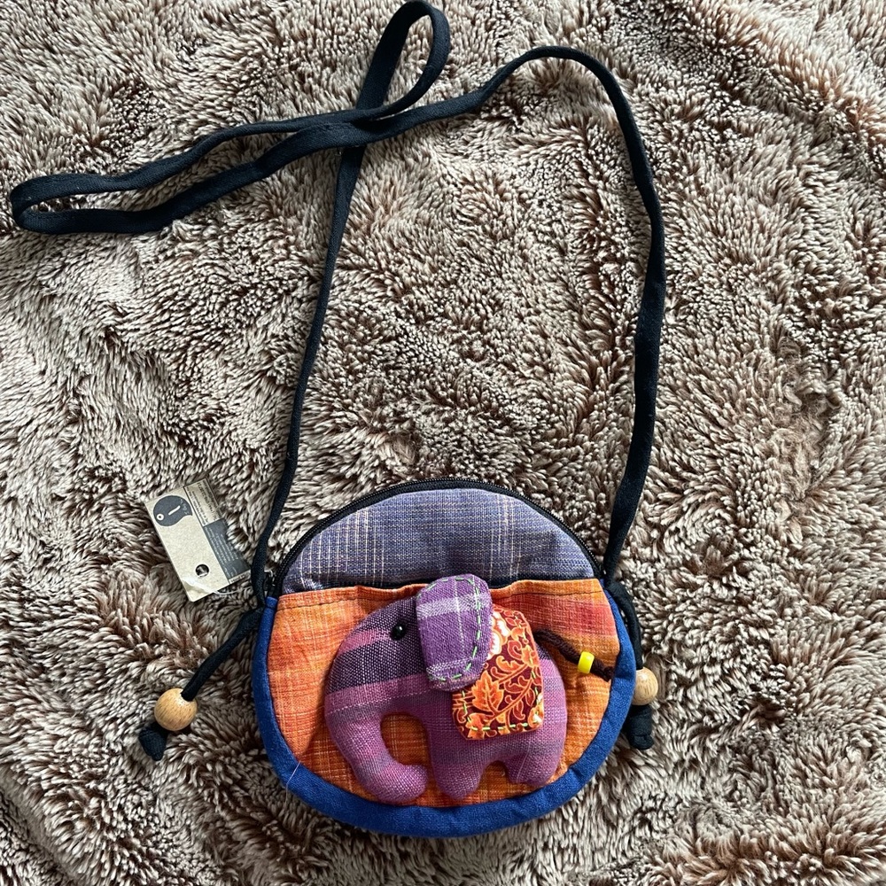 New cute little purse! Elephant Shaped Purse. 🐘 ⚡️⚡️